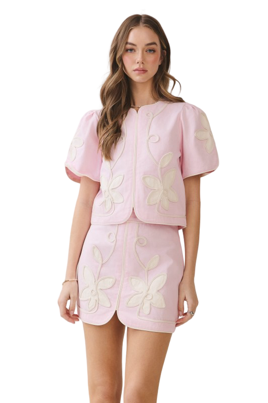 TCEC Appliqué Floral Short Puff Sleeve Structure Top