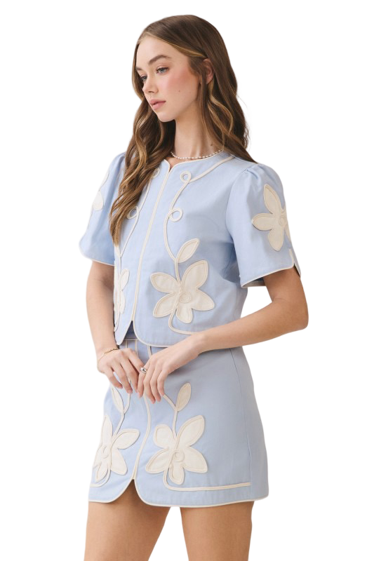 TCEC Appliqué Floral Short Puff Sleeve Structure Top