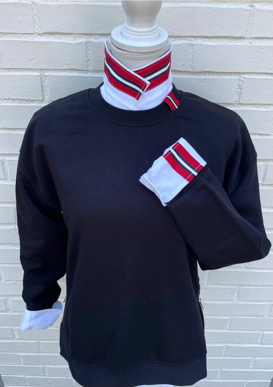 Apparel- Pearly Vines Casie 2- White Oxford with Red/Black & White Stripe Ribbon