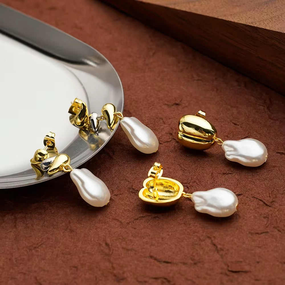 Earrings- M&E Bling Geometric Alien Water Drop Pearl Earring