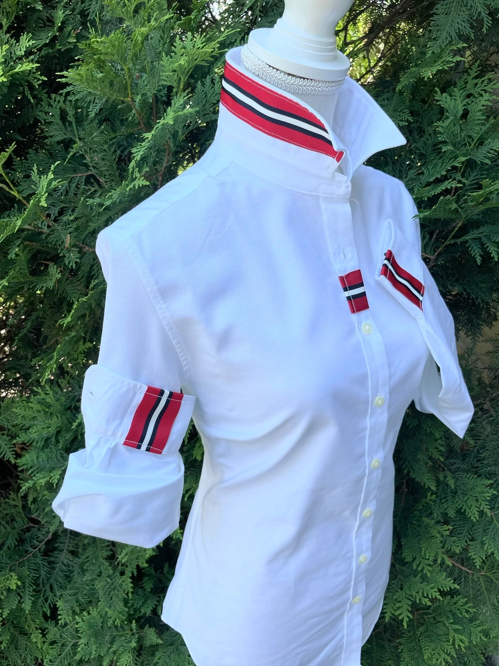 Apparel- Pearly Vines Casie 2- White Oxford with Red/Black & White Stripe Ribbon